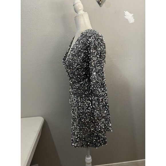 One And Only Sequin Silver Party Dress V Neck Short Fully Lines Stretchy Size XS - Picture 4 of 14